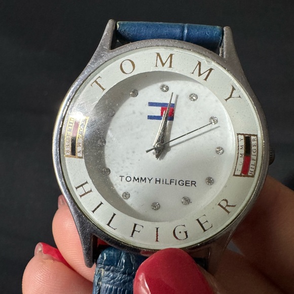 Vintage Tommy Hilfiger Leather Blue Wristband Watch - Picture 4 of 4